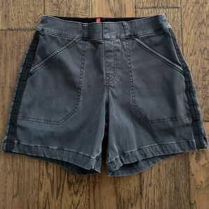 SPANX Wash Black Stretch Twill 6" Shorts Pull on Size S